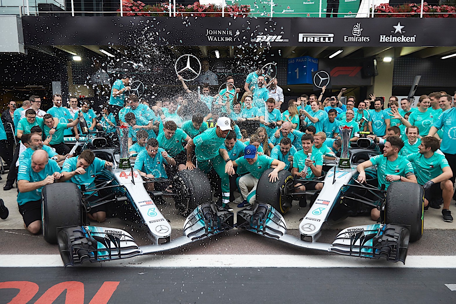 Mercedes AMG Petronas